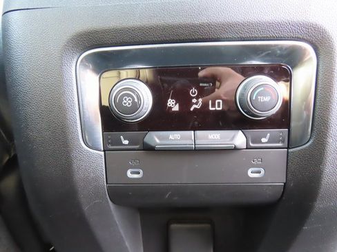 Certified 2023 Chevrolet Suburban High Country image 34