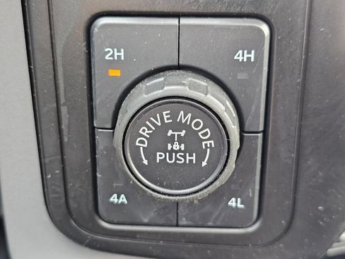 Used 2024 Ford F150 Lariat w/ Equipment Group 502A High AWD/4WD image 31
