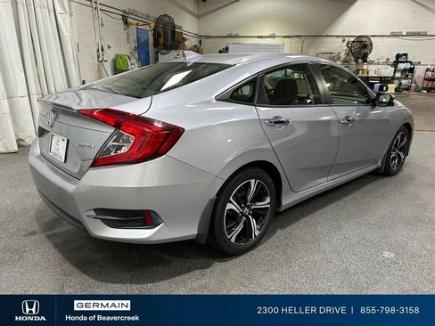 Used 2018 Honda Civic Touring image 9