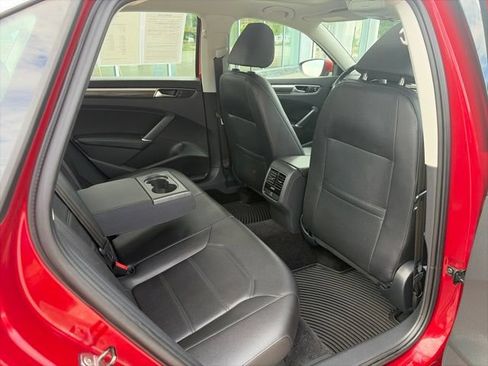 Used 2016 Volkswagen Passat 1.8T SE FWD image 14