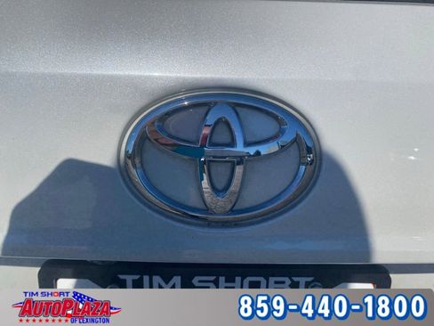 Used 2022 Toyota Highlander LE image 16