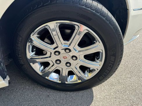 Used 2008 Cadillac DTS FWD image 24