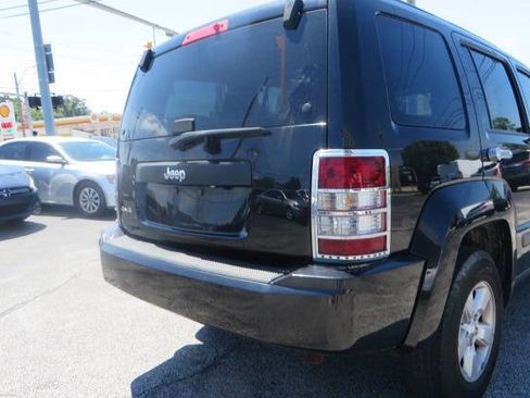 Used 2012 Jeep Liberty Sport image 32