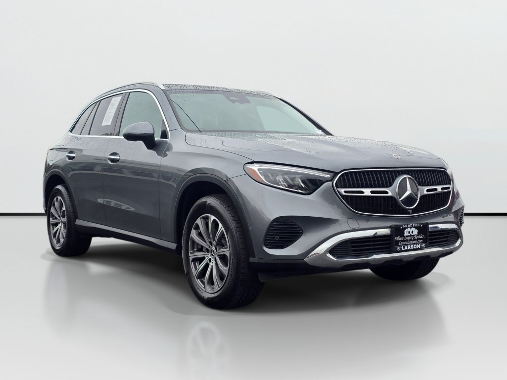 Used 2023 Mercedes-Benz GLC 300 4MATIC w/ Exclusive Trim Package image 8