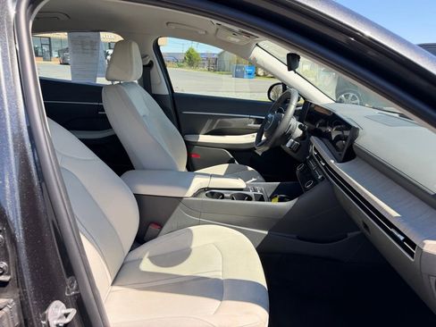 Used 2025 Hyundai Sonata SEL FWD image 31