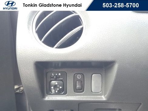 Used 2006 Mitsubishi Outlander LS image 10