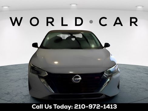 Used 2025 Nissan Sentra SR w/ SR Premium Package image 2