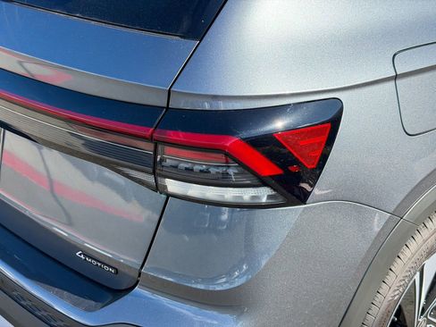 New 2026 Volkswagen Taos SE AWD/4WD image 7