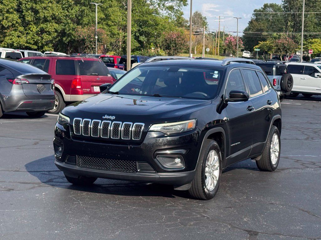 Used 2019 Jeep Cherokee Latitude w/ Popular Appearance Group AWD/4WD image 2