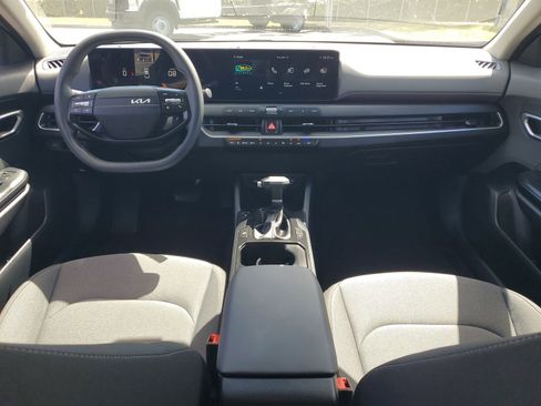 Used 2025 Kia K4 FWD image 12