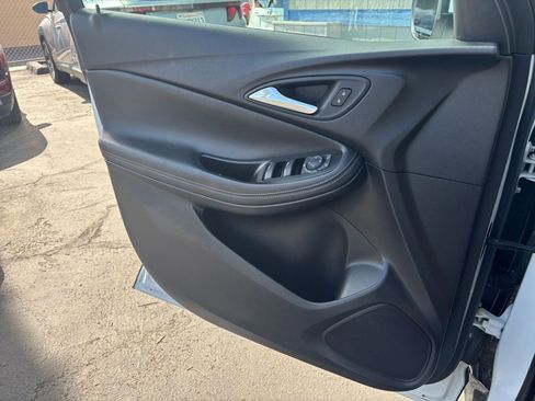 Used 2025 Buick Encore GX Preferred FWD image 18
