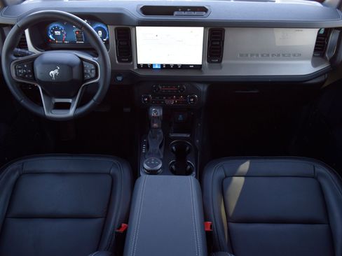 Used 2025 Ford Bronco Outer Banks AWD/4WD image 7