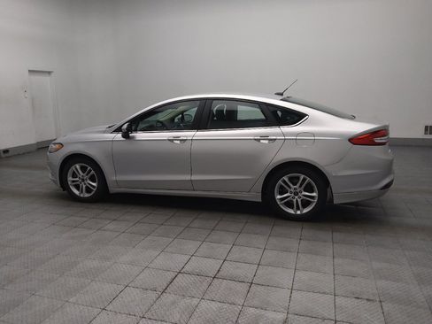 Used 2018 Ford Fusion SE w/ Fusion SE Technology Package FWD image 3