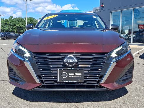 Used 2024 Nissan Altima 2.5 SV FWD image 2