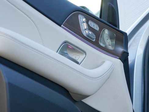 New 2026 Mercedes-Benz GLS 450 4MATIC image 31