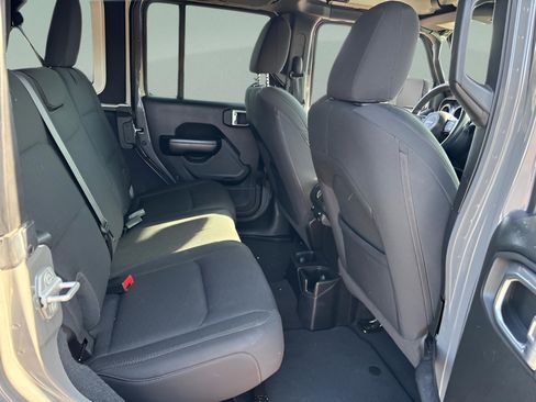 Used 2020 Jeep Wrangler Unlimited Sport image 21