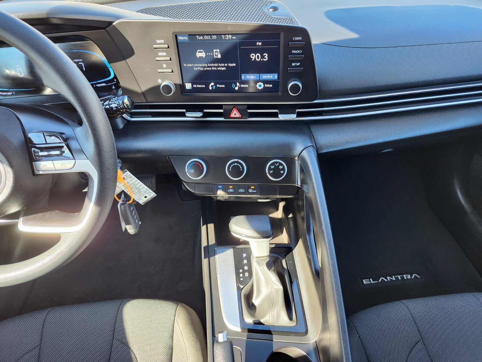 Certified 2026 Hyundai Elantra SE FWD image 14