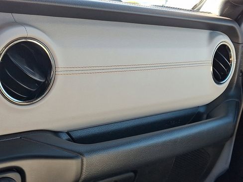 Used 2022 Jeep Wrangler Unlimited Sahara image 31