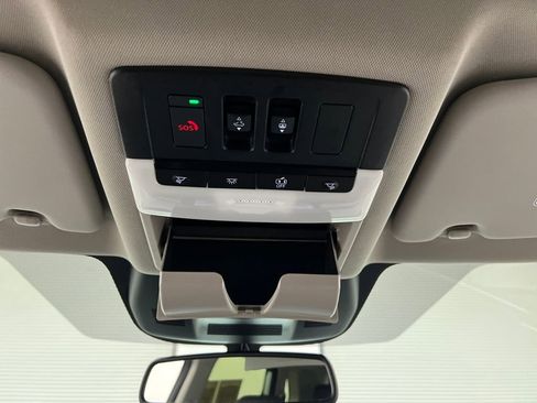 Used 2025 Nissan Rogue SL w/ Tech Package FWD image 60