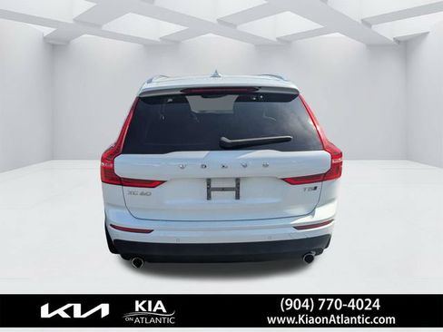 Used 2019 Volvo XC60 T5 Momentum w/ Multimedia Package AWD/4WD image 4