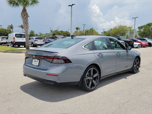 Used 2023 Honda Accord Sport image 4