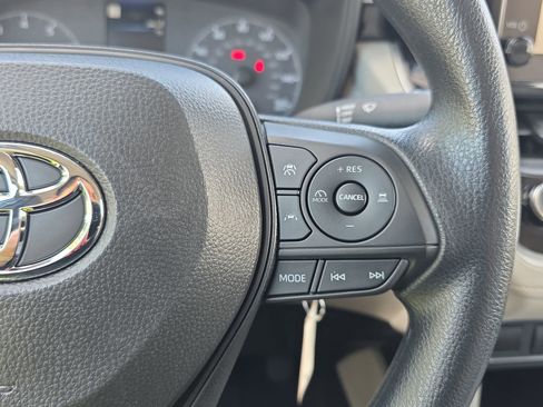 Used 2024 Toyota Corolla Cross L FWD image 17