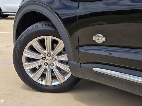 Used 2023 Ford Explorer King Ranch w/ Technology Package RWD image 32
