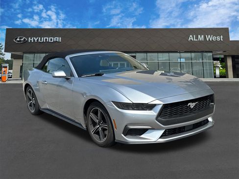 Used 2025 Ford Mustang Premium RWD image 3