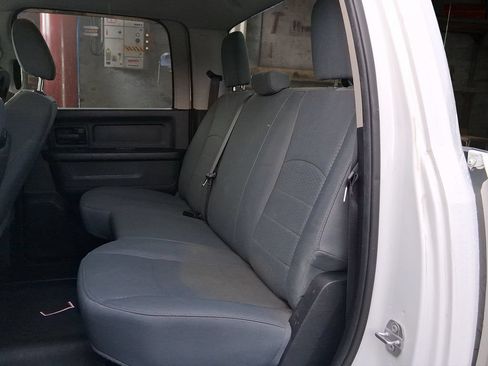 Used 2017 RAM 2500 Tradesman w/ Chrome Appearance Group RWD image 11