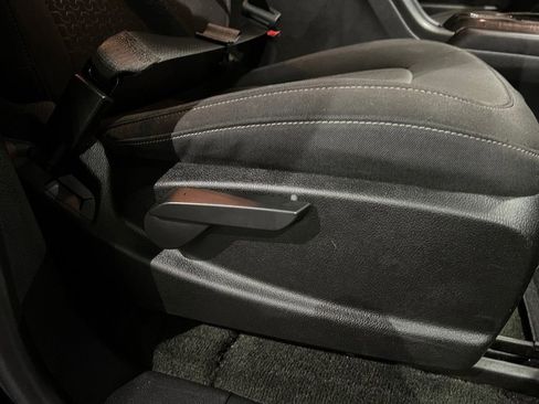 Used 2016 GMC Canyon SLE image 15