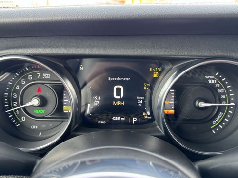 Used 2021 Jeep Wrangler Unlimited Sahara w/ Cold Weather Group image 21