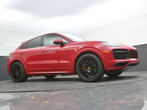 Used 2023 Porsche Cayenne GTS image 29