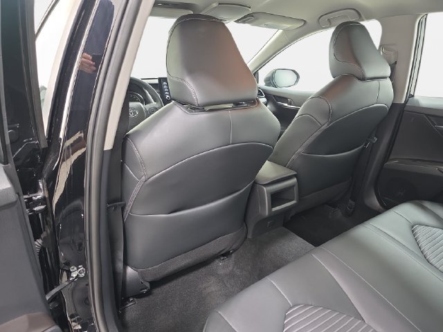 Certified 2024 Toyota Camry SE w/ Cold Weather Package AWD/4WD image 10