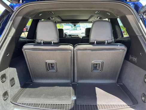 Used 2025 Cadillac XT6 Premium Luxury w/ Platinum Package image 12