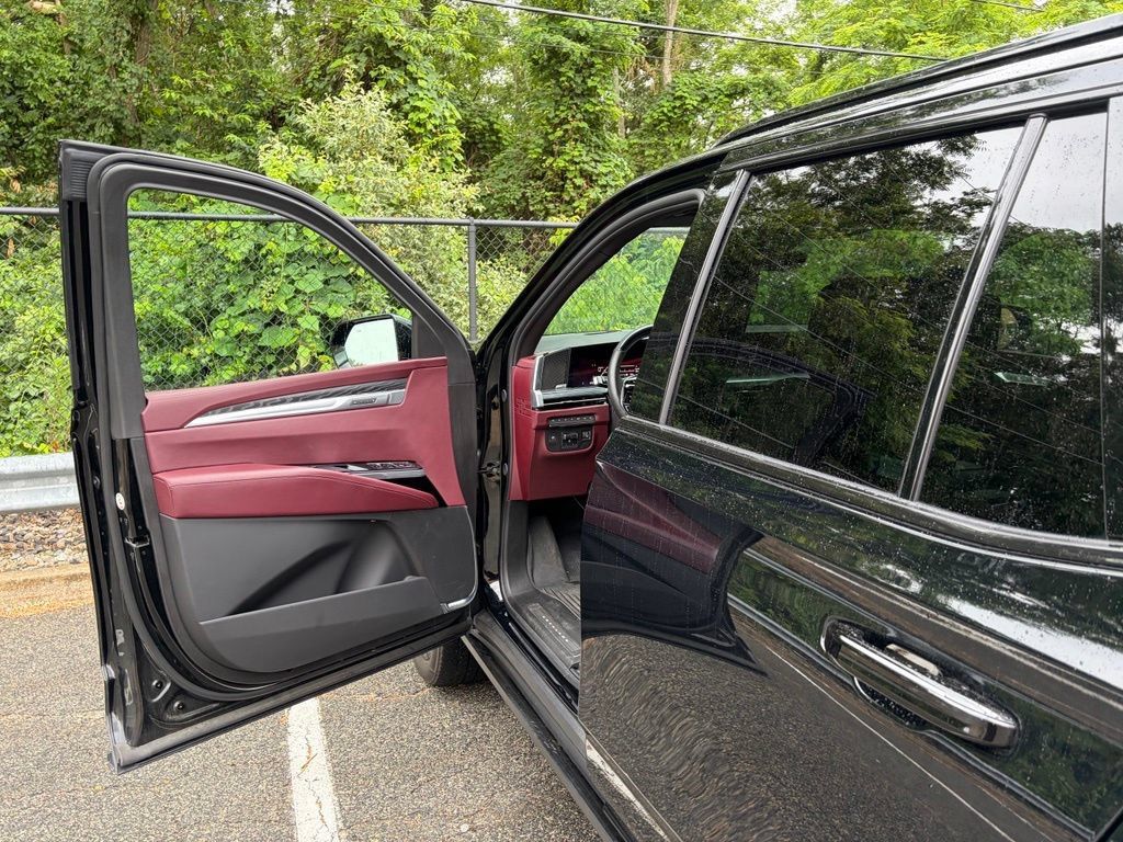 Used 2025 Cadillac Escalade Sport w/ Touring Package AWD/4WD image 13