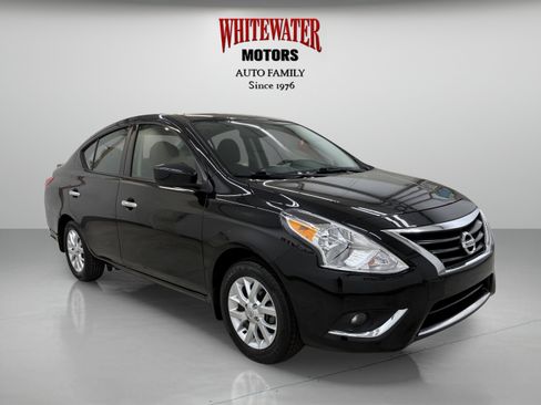 Used 2018 Nissan Versa SV w/ SV Special Edition Package image 5
