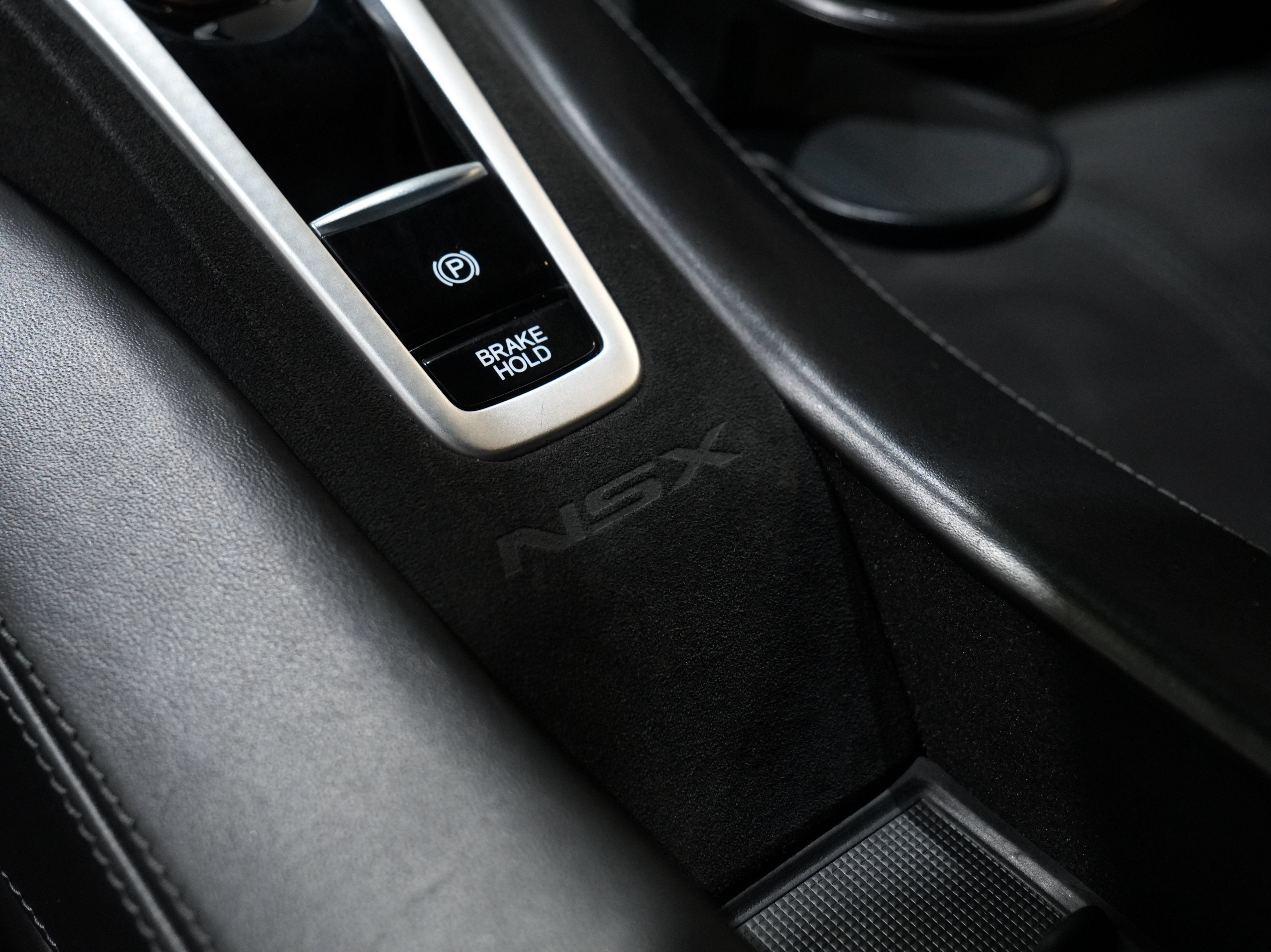 Used 2017 Acura NSX AWD/4WD image 41