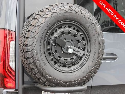 Used 2023 Mercedes-Benz Sprinter 2500 image 27