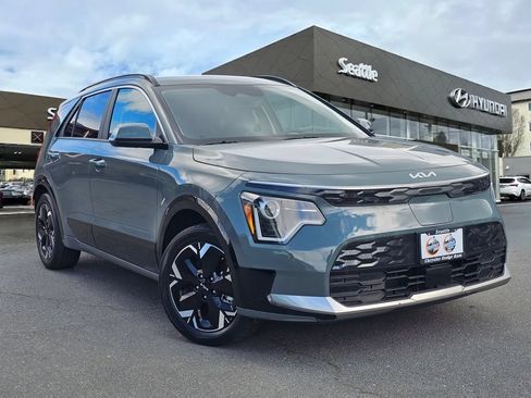 Used 2025 Kia Niro Wind w/ Wind Preserve Package FWD image 1