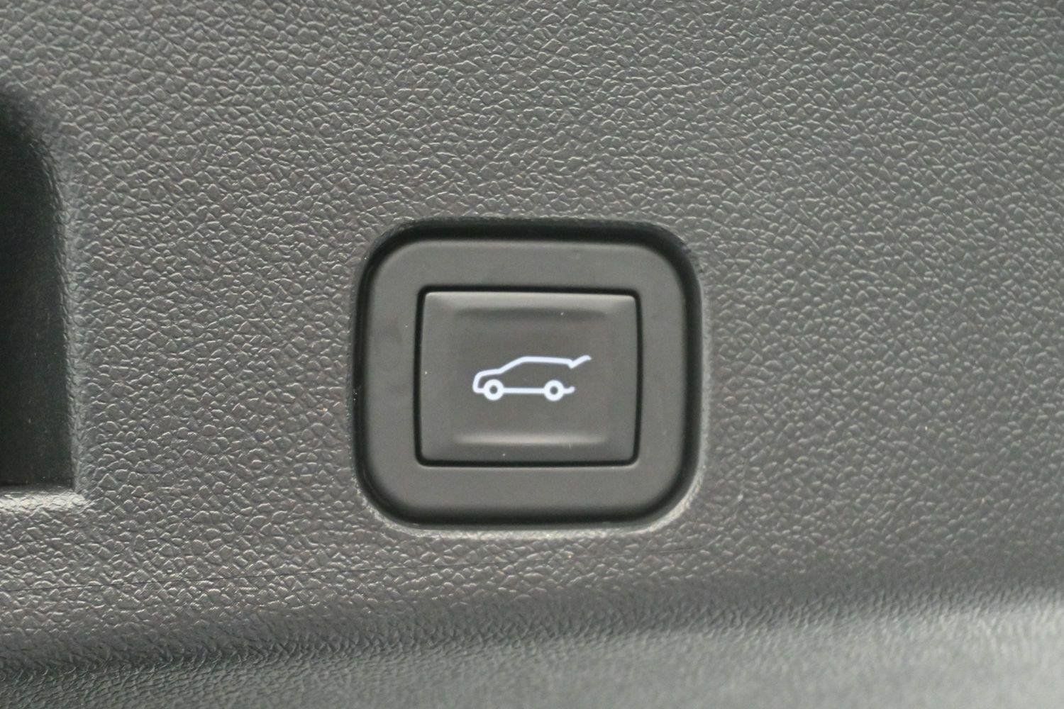Used 2026 GMC Acadia Elevation w/ Elevation Premium Package FWD image 10