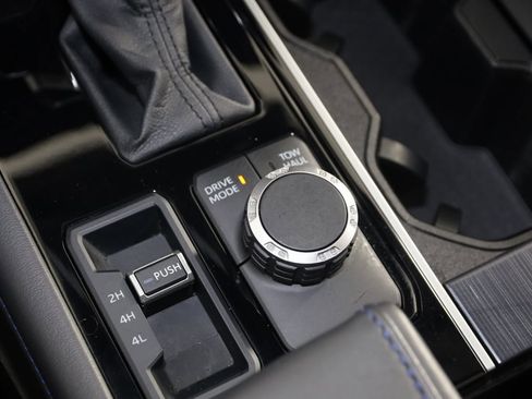 Used 2025 Toyota Tundra Platinum image 29