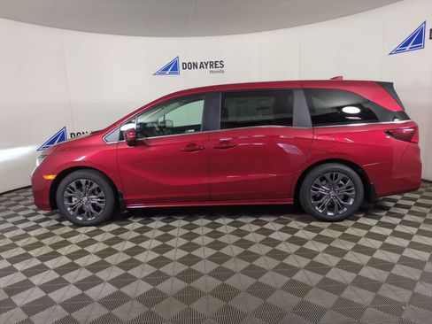 New 2026 Honda Odyssey Touring image 2