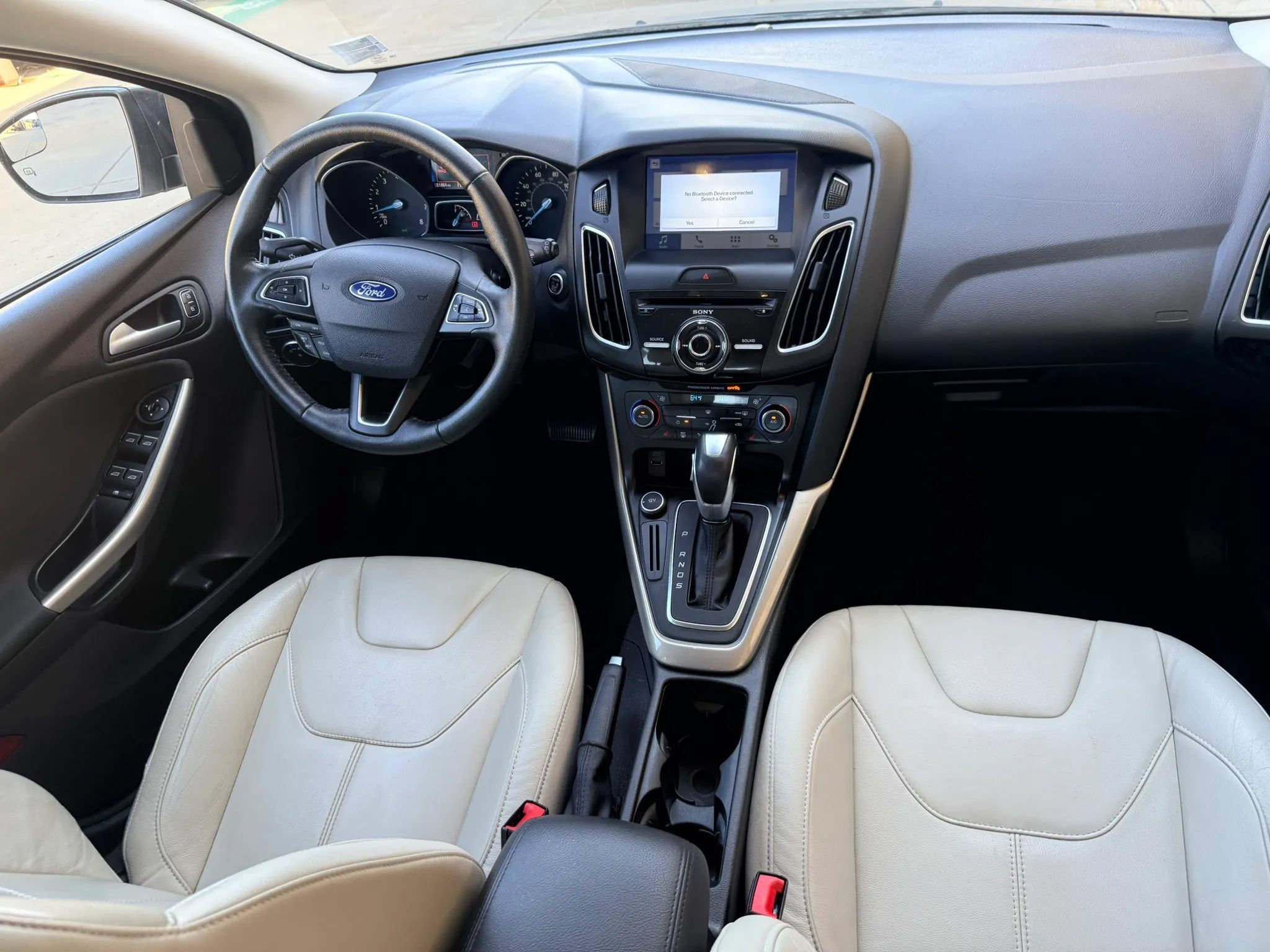 Used 2016 Ford Focus Titanium FWD image 26