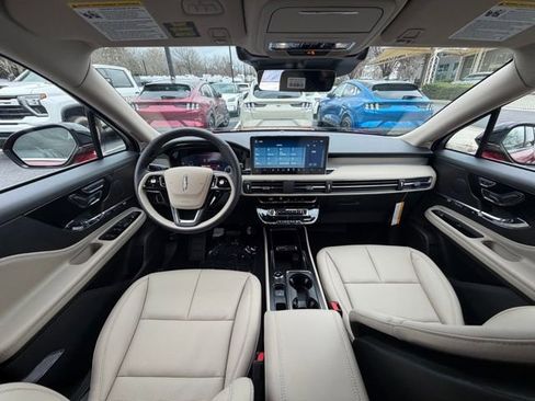 New 2026 Lincoln Corsair Premiere image 10