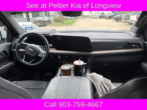 Used 2025 Chevrolet Tahoe High Country AWD/4WD image 11