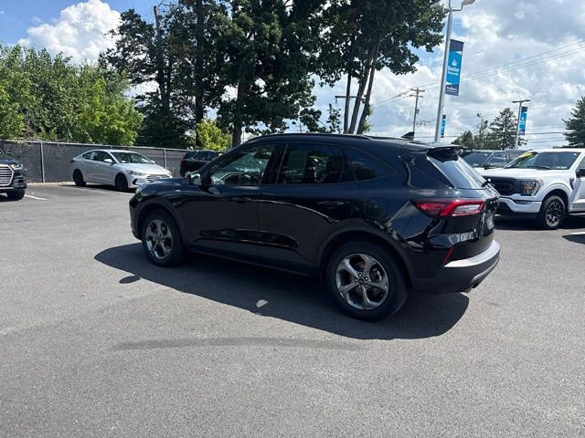 Used 2025 Ford Escape ST-Line Select AWD/4WD image 6