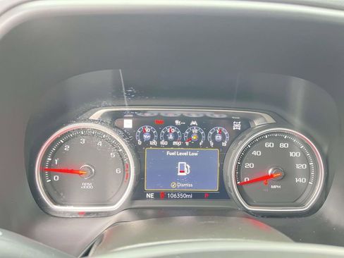 Used 2021 Chevrolet Suburban Premier w/ Premium Package image 16