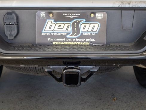 Used 2023 Chevrolet Colorado Z71 w/ Z71 Convenience Package 2 image 10