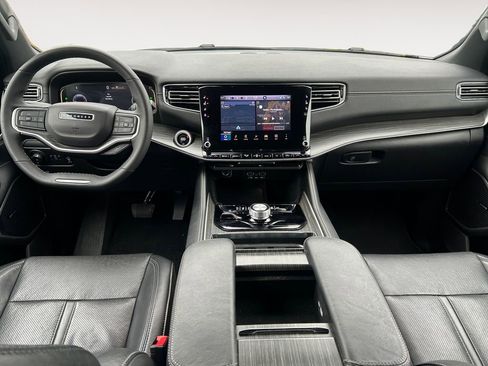 Used 2024 Jeep Wagoneer Series II w/ Flexible Seating Group AWD/4WD image 10