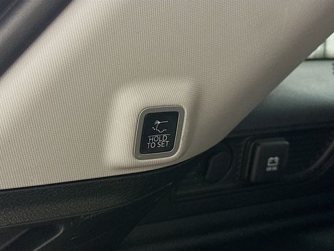 Used 2022 Jeep Grand Cherokee Limited 4xe image 32